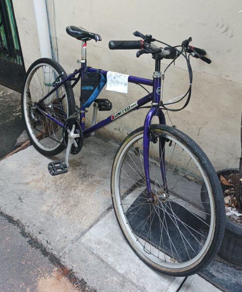 Sepeda kota yang sudah tua